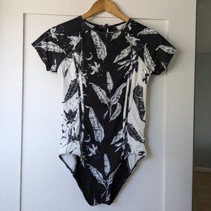 Roxy Short-Sleeved One-Piece Bathing Suit/Surf Suit Size Medium